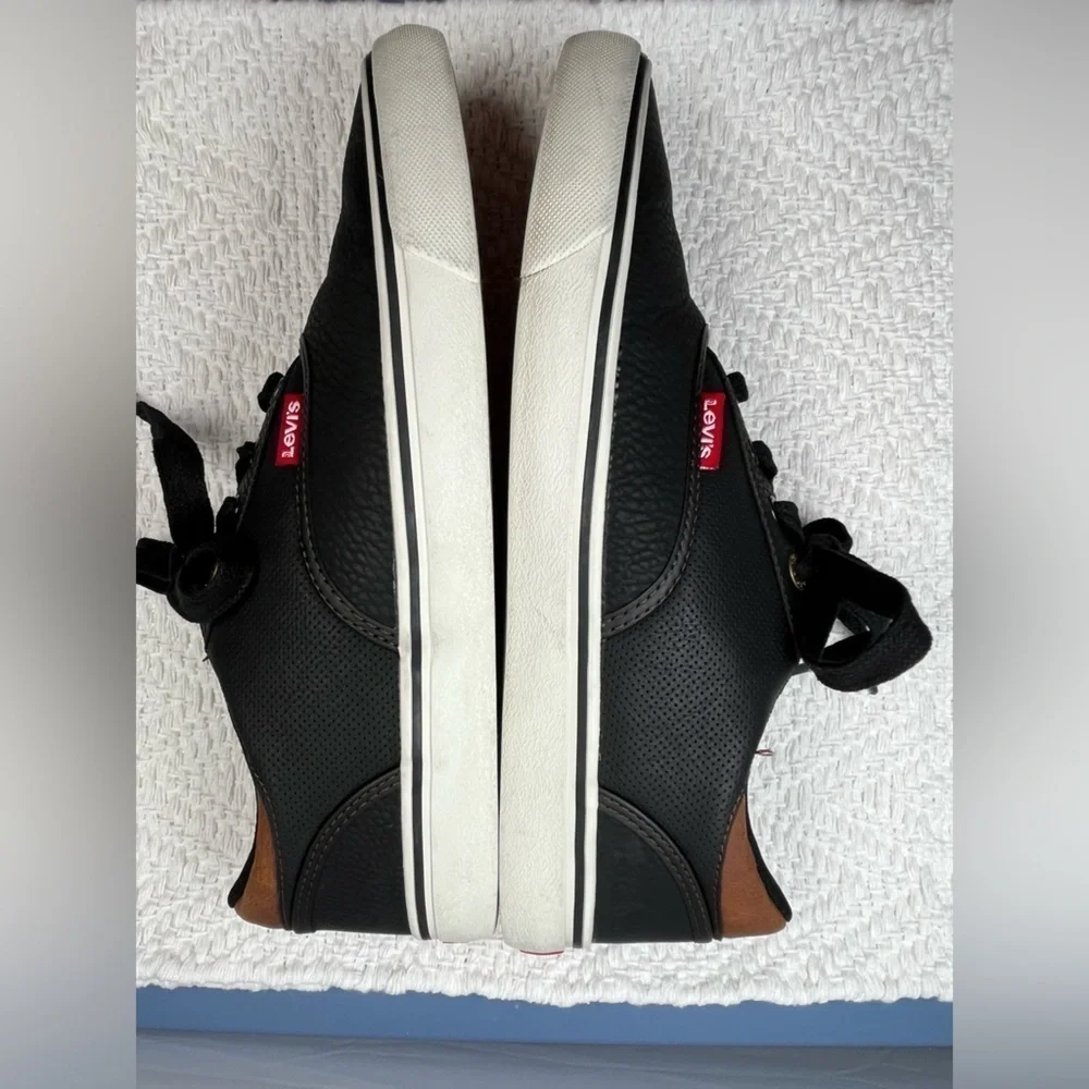 Levi’s Men’s Ethan Nappa Lace Up Sneakers